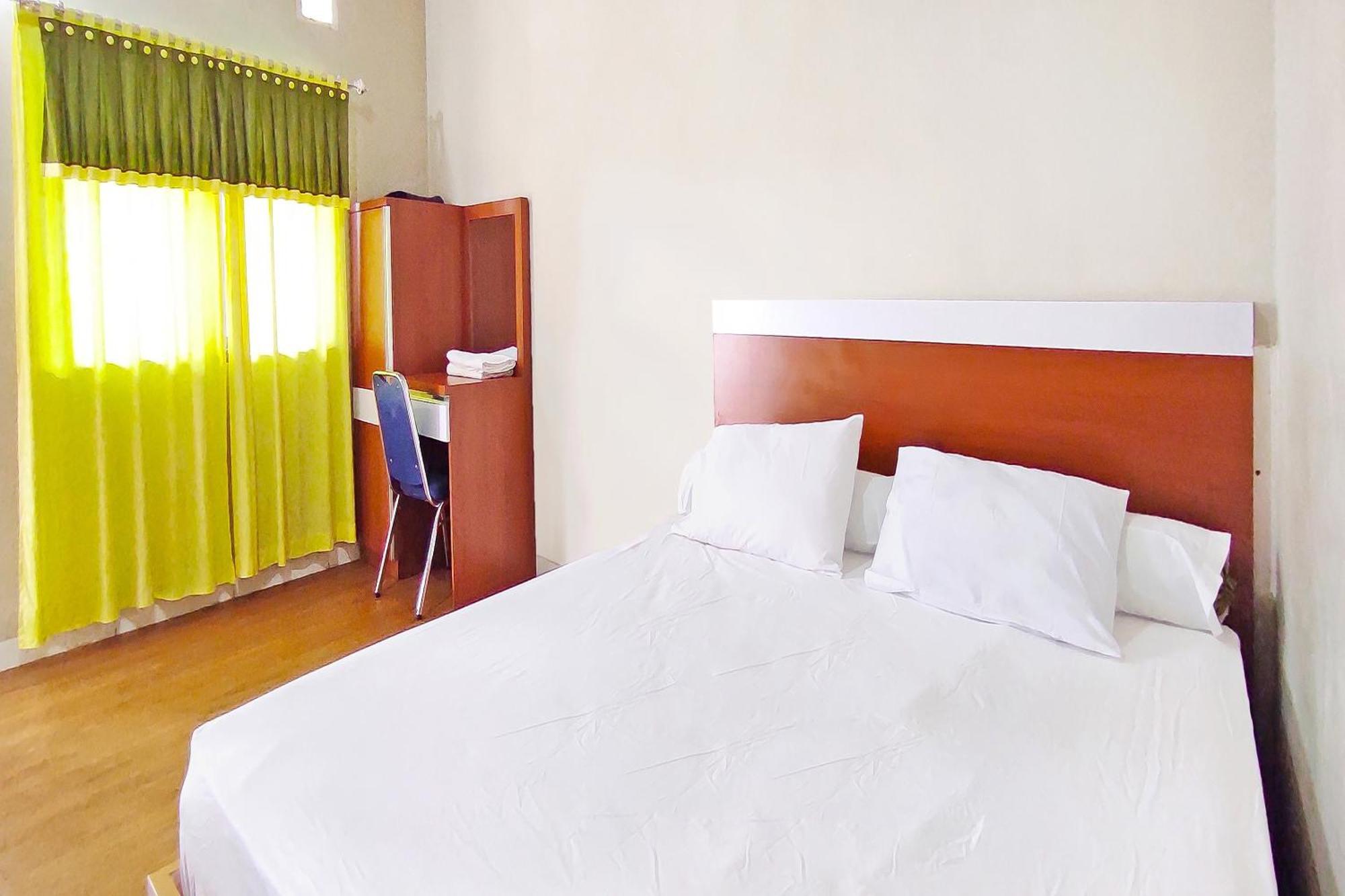 Collection O 91046 Hotel Remaja Indah Masamba Exterior photo